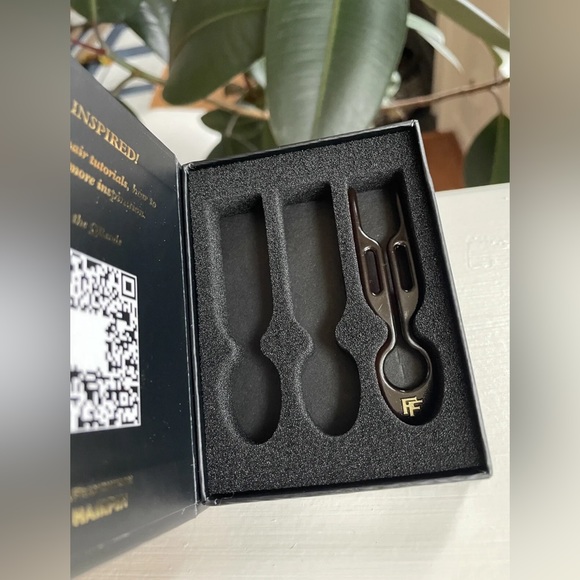 Fiona Franchimon No 1 Hairpin Brown - One Hairpin New With Original Box - Picture 3 of 8